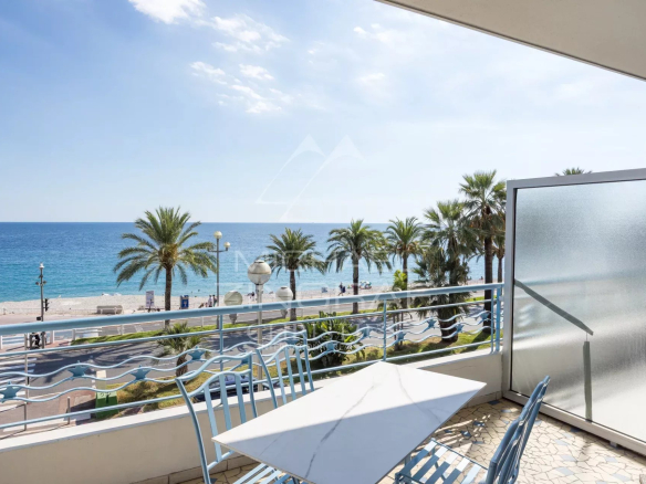 Apartment terrace with views of the sea and the Promenade des Anglais in Nice.