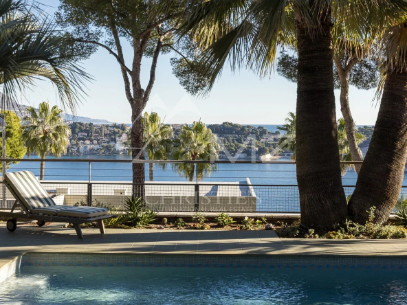 Villa contemporaine vue mer