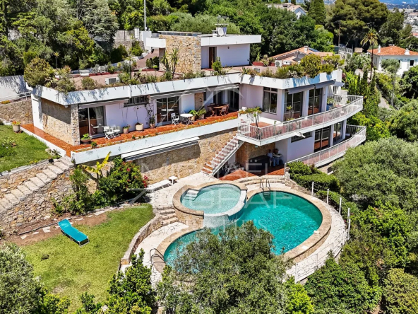 Villa d’Architecte avec Vue Mer à Vendre à Nice – Domaine Privé Exclusif