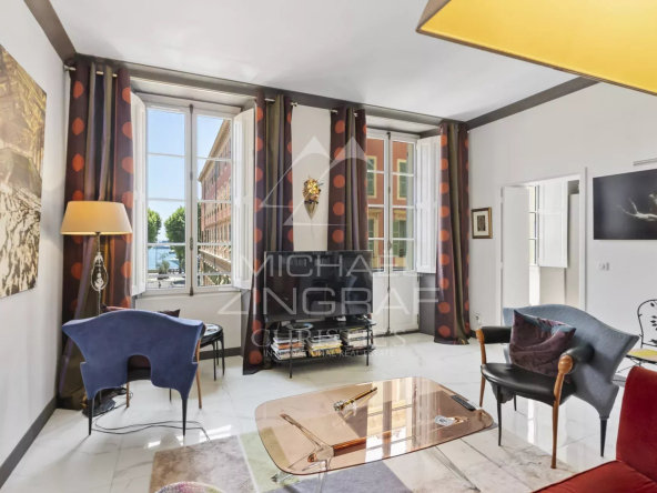 PORT DE NICE – MAGNIFIQUE 4/5 PIÈCES AVEC BALCON ET VUE SUR LE PORT