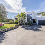 Buch test - elegant contemporary villa, an architectural jewelry