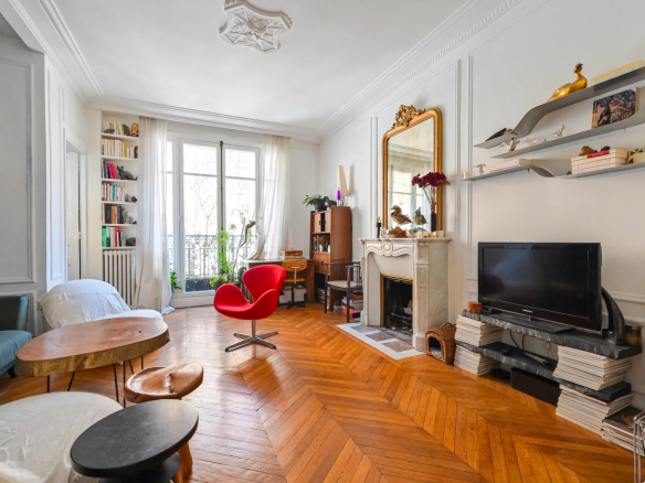 Paris XVII - 5 -room apartment of 97.3m²
