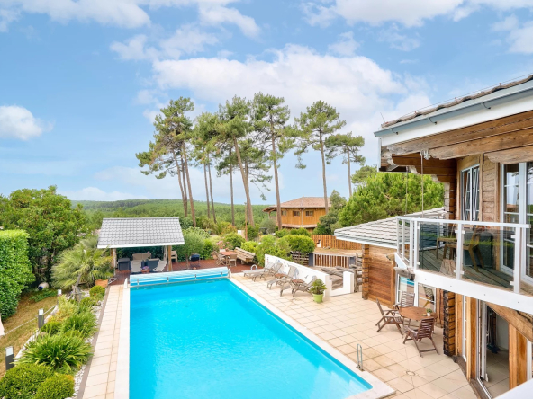 CAP FERRET