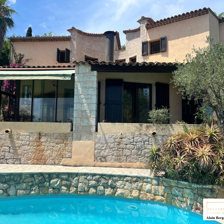 VILLA . CABRIS . 1490000