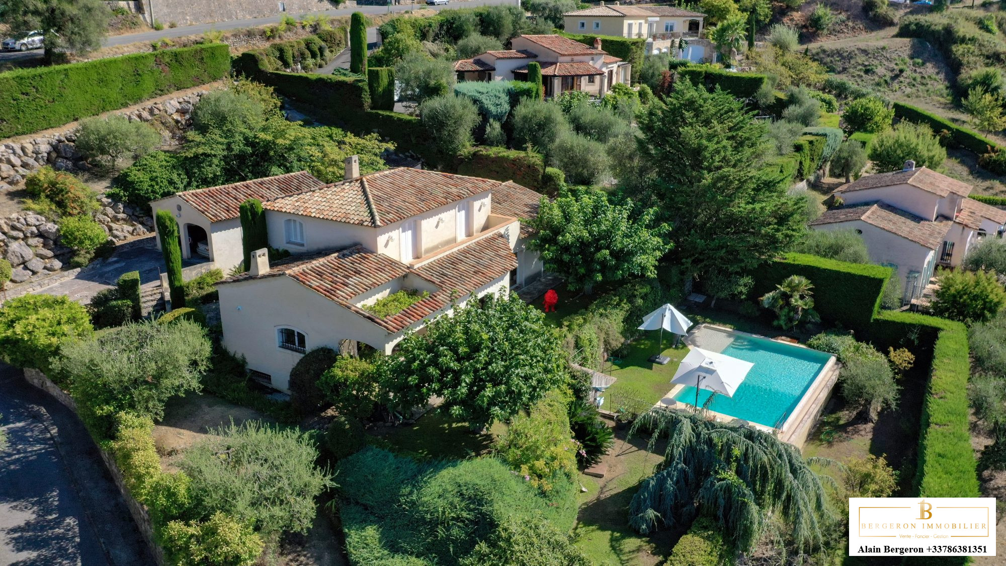 Sumptuous villa in Cabris Luxury villa in Cabris with swimming pool and garden, panoramic view, built in 2007.