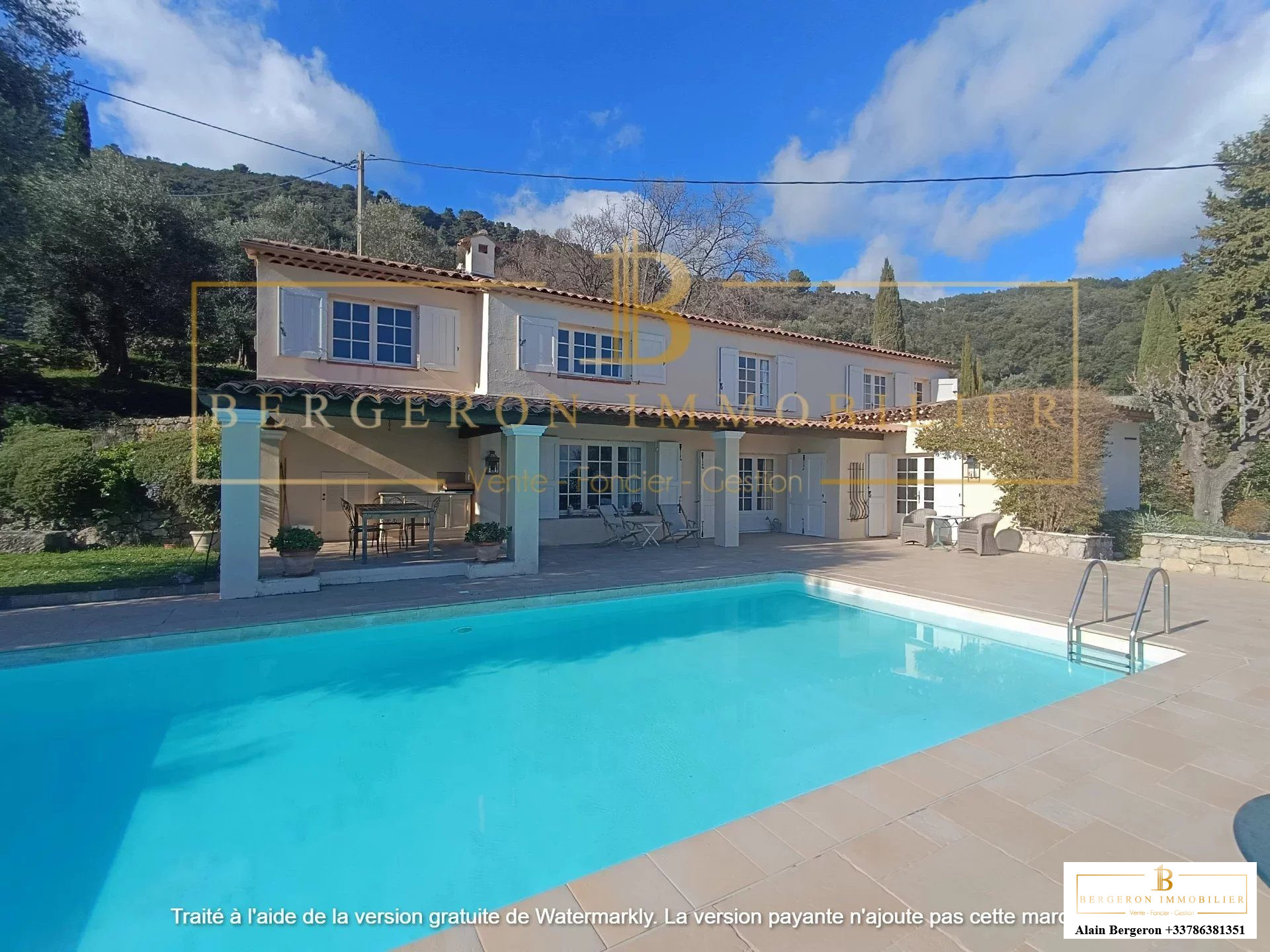 Villa Le Tignet avec piscine et vue panoramique, 6 pièces, 2674m² de terrain.
