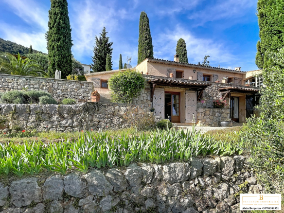 Luxury real estate photo | Charming Properties