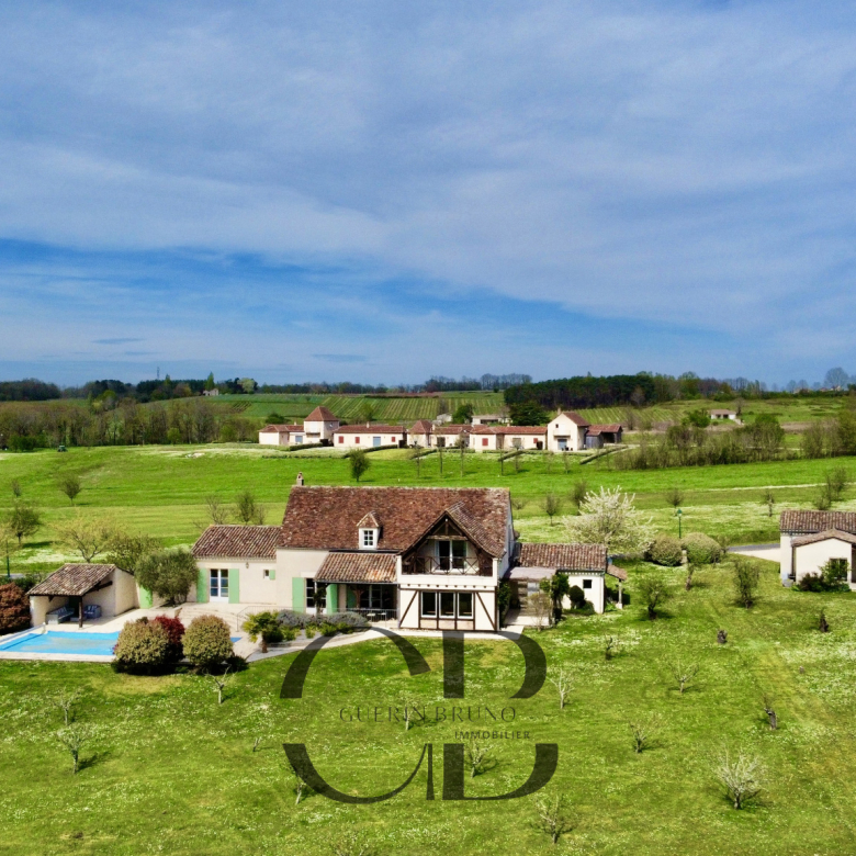Magnifique château XVe et XVIIIe siècles, classé, en Dordogn