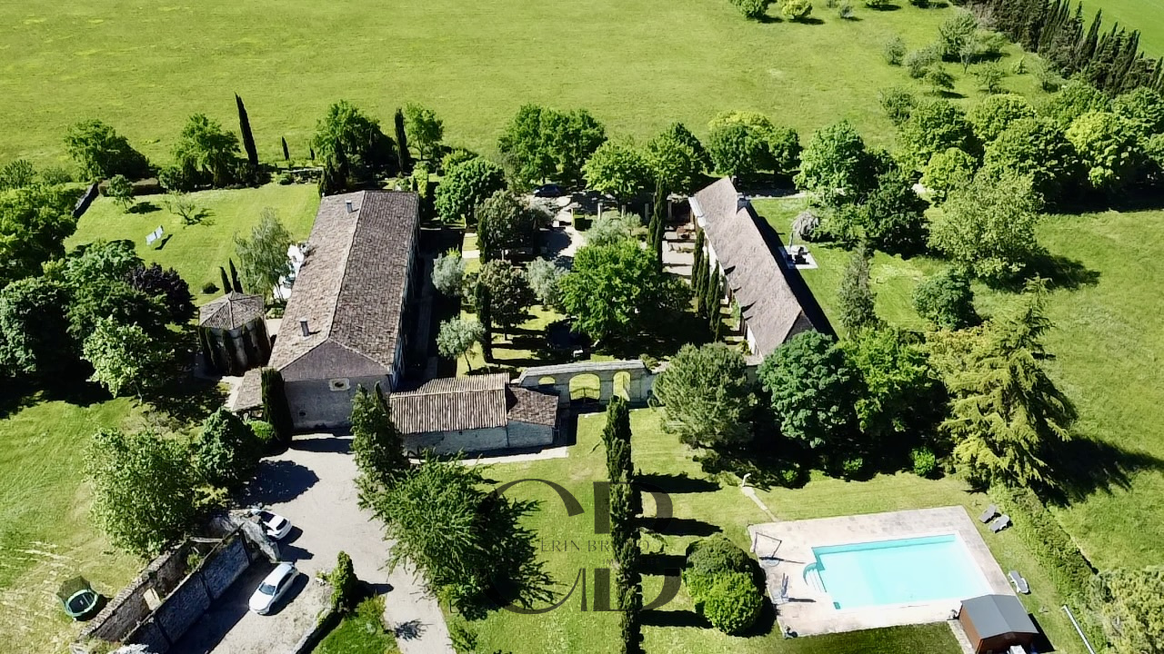 Villa à vendre au coeur d’un domaine avec golf en Dordogne, p