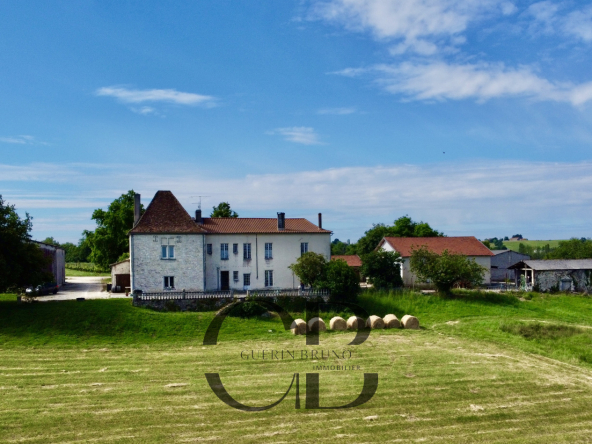 Belle demeure de campagne avec vue.
