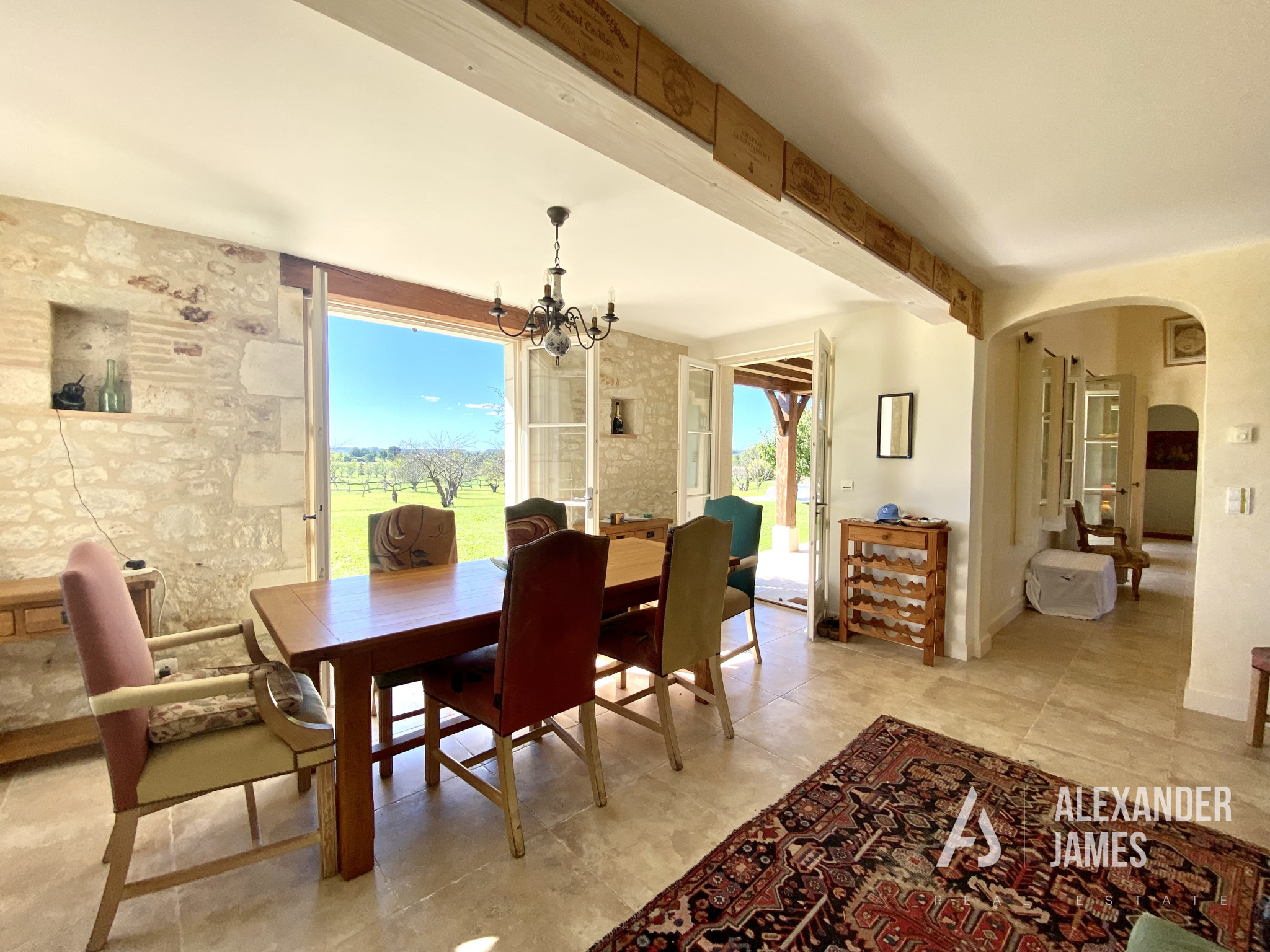 photo_11468849bec5e680a30ee2c747360d94