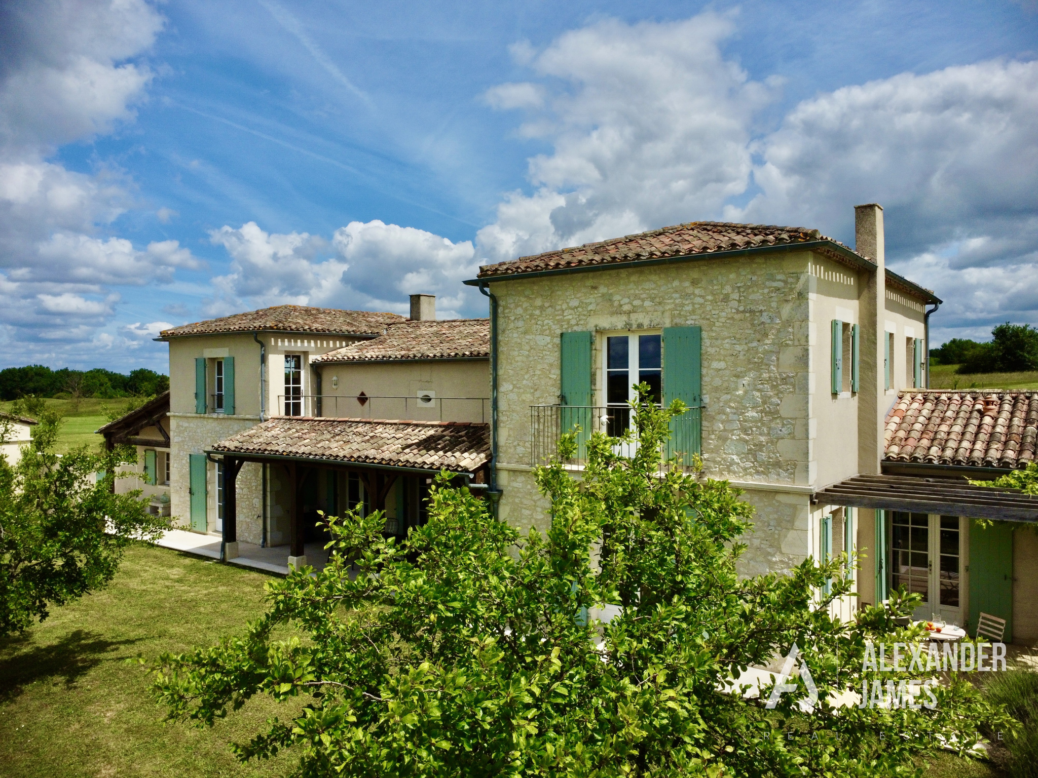 photo_1506d60c21a955771c861c39c590a843