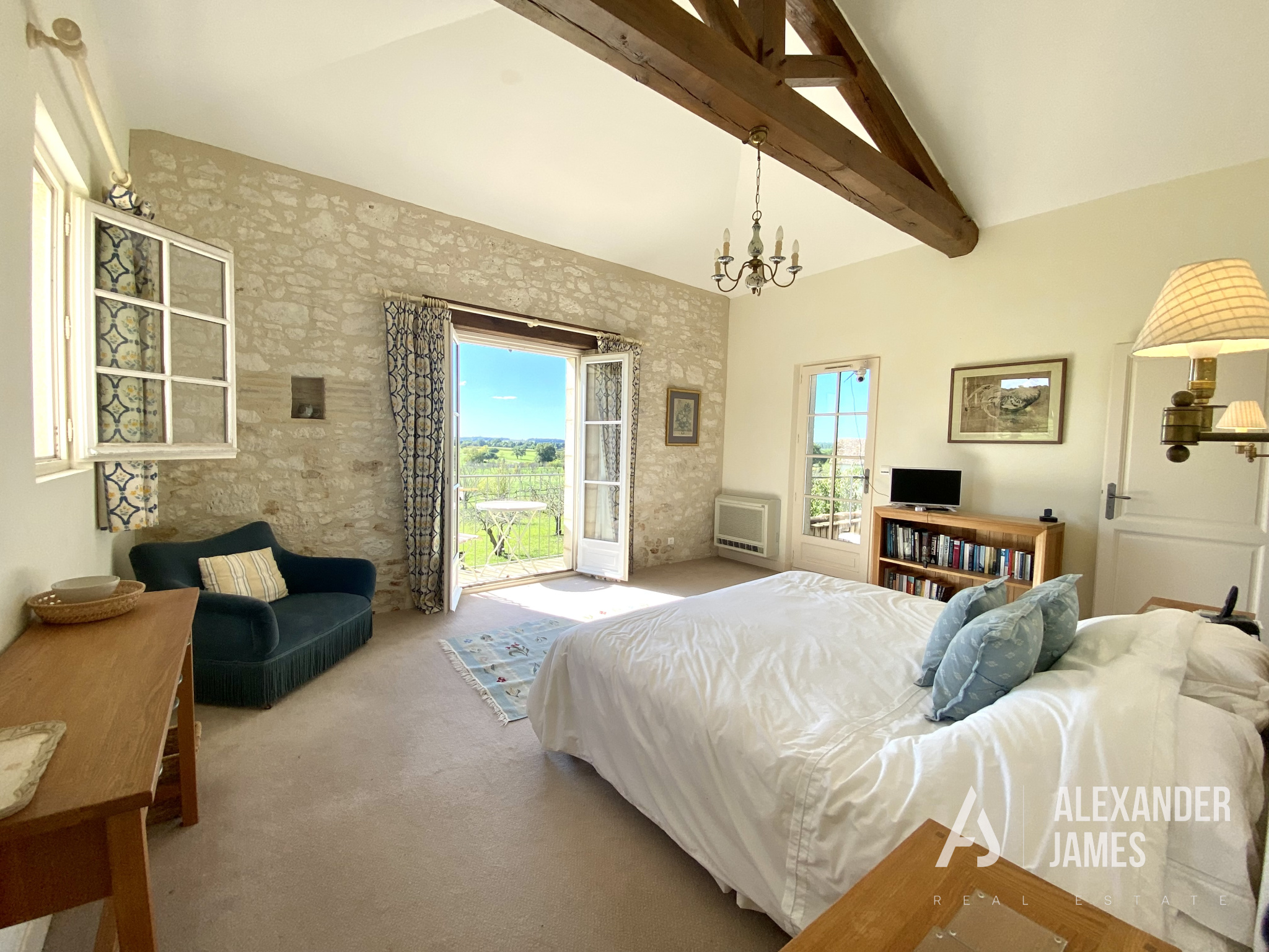 photo_19472e5a0b4e9a9c95b7bdff3c221a36