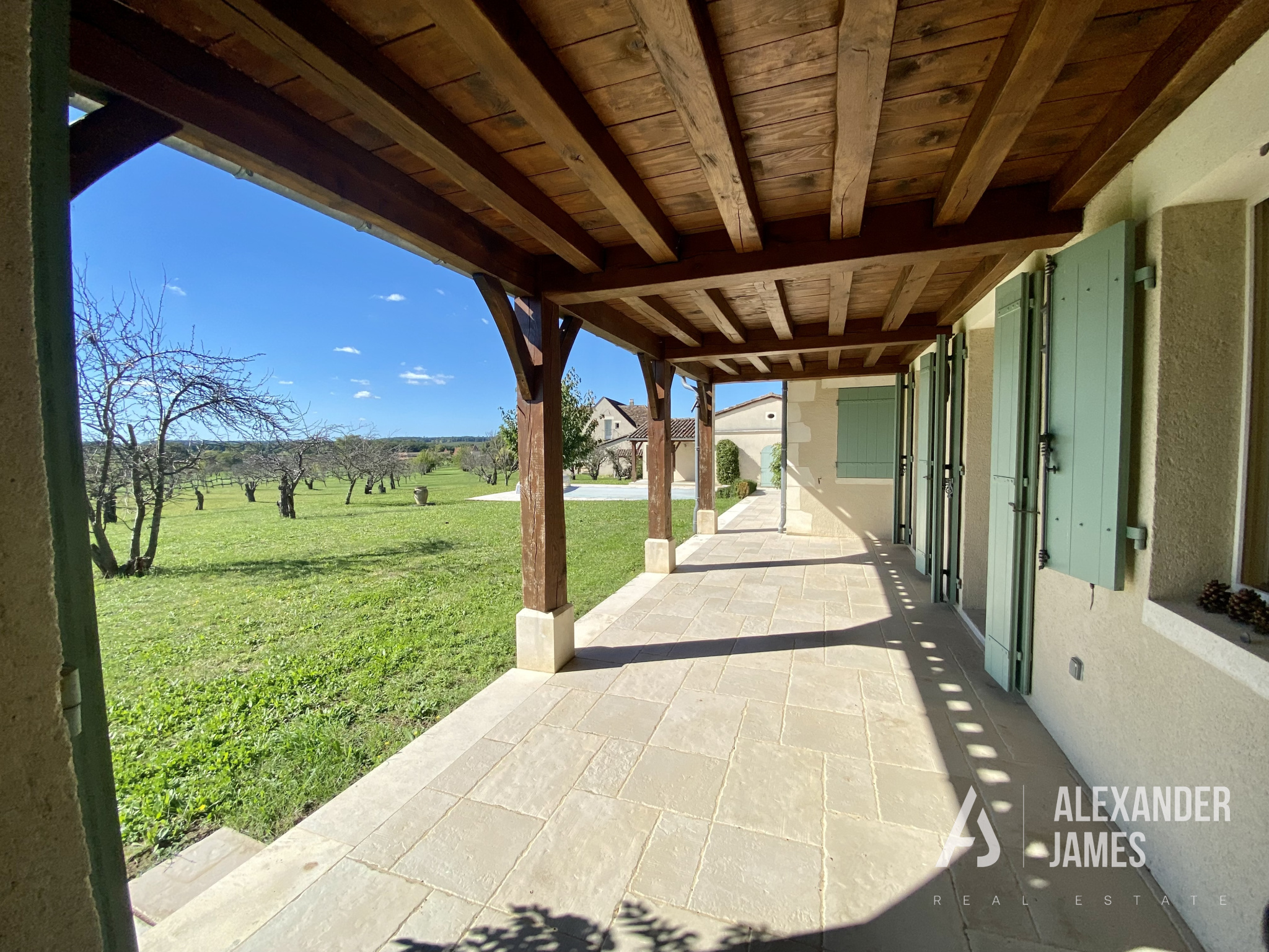 photo_5163ce39d94e54b42587d243bf765c0e