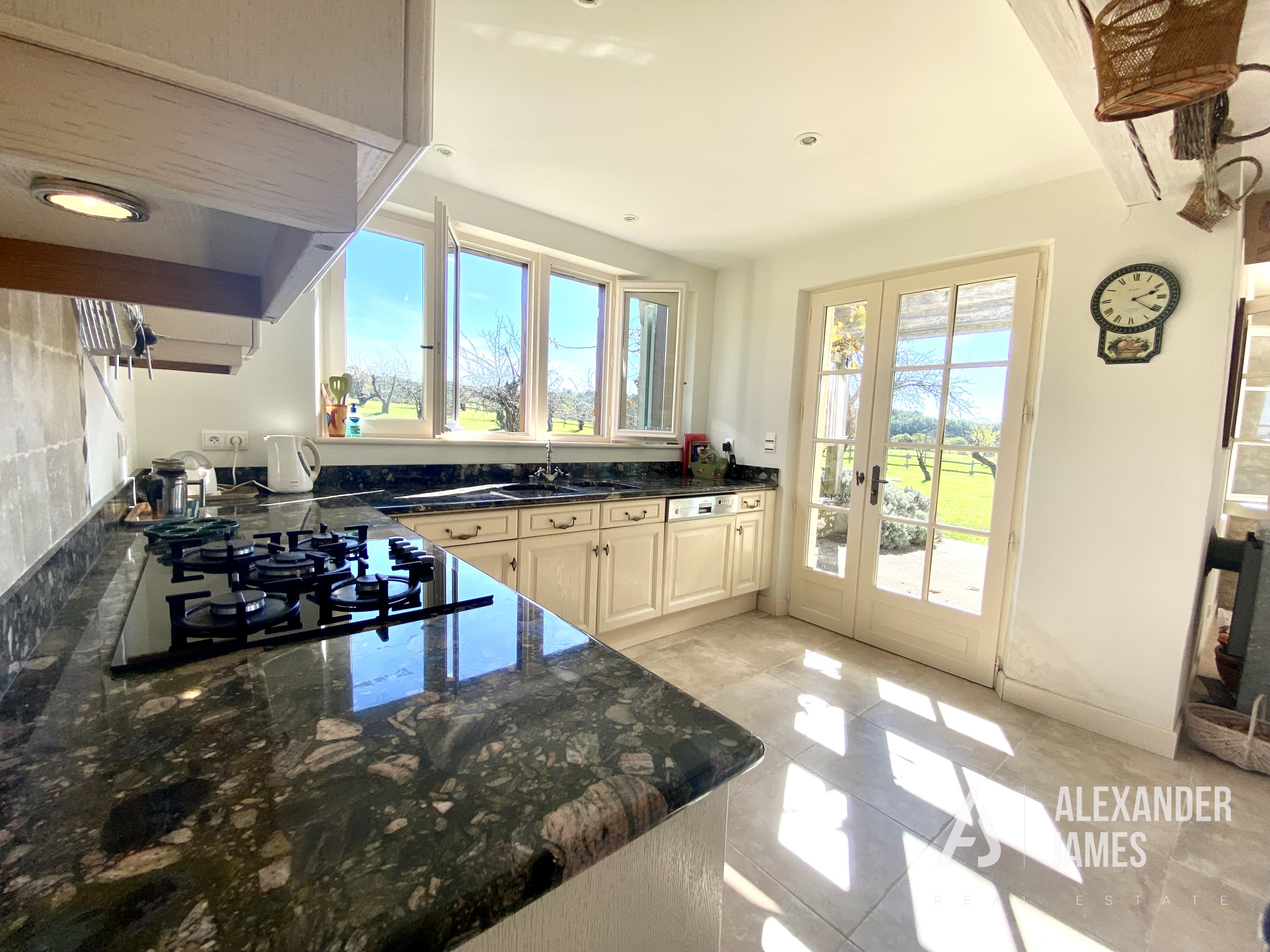 photo_565a10315170b7c1fca08e645e19d3de