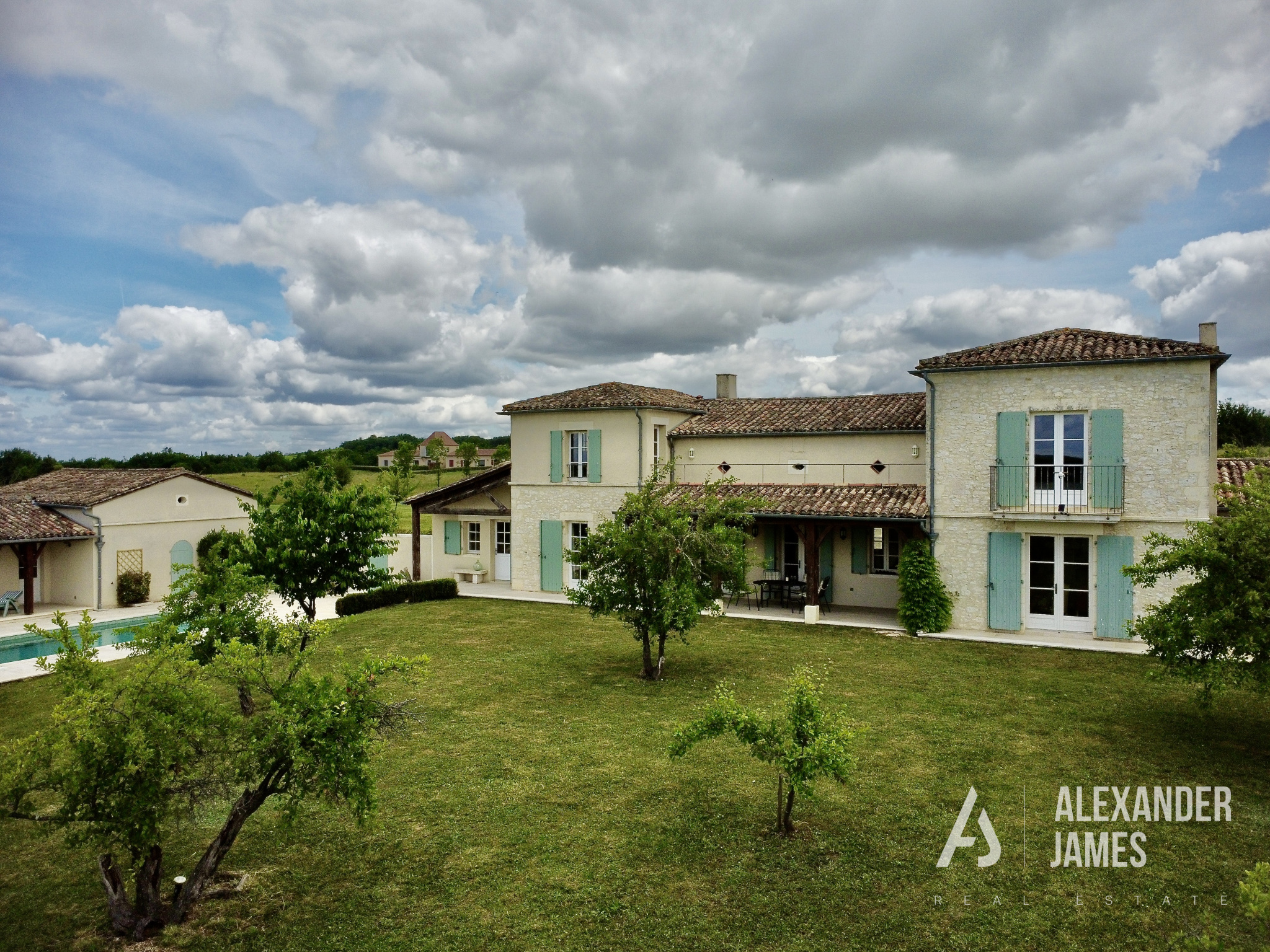 photo_ab2cde6ec20cec3434352aefa3262879