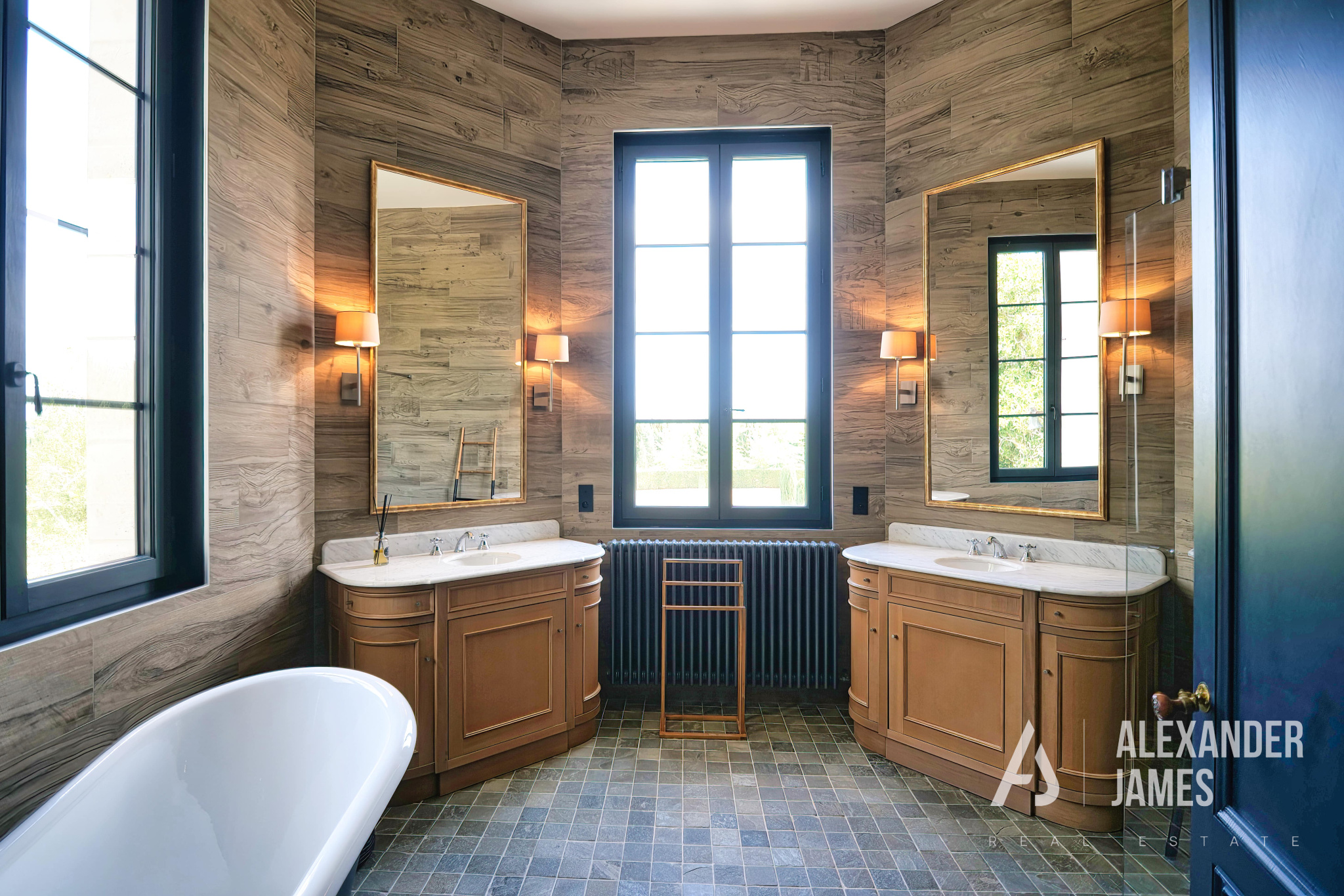 photo_b90c840a800a5962401484b59de00895