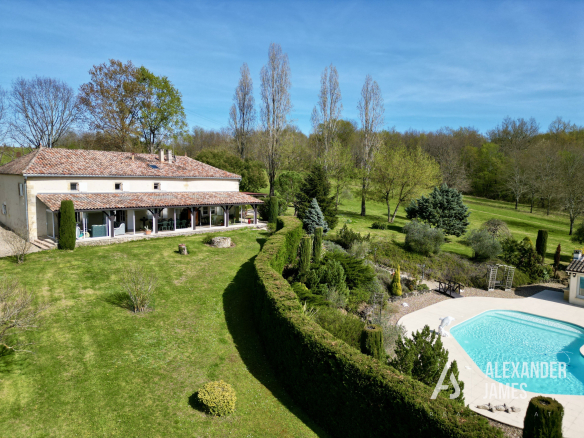 Proche de Monségur – Magnifique propriété avec Pool House su