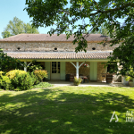 Charming property in Lot-et-Garonne on 15 hectares of land
