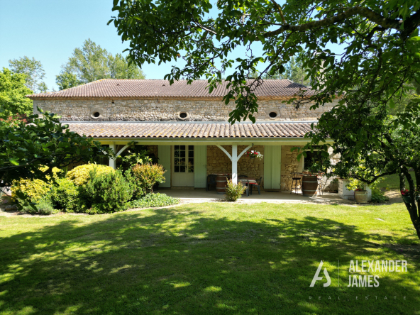 Propriété de charme en Lot-et-Garonne sur 15 hectares de ter