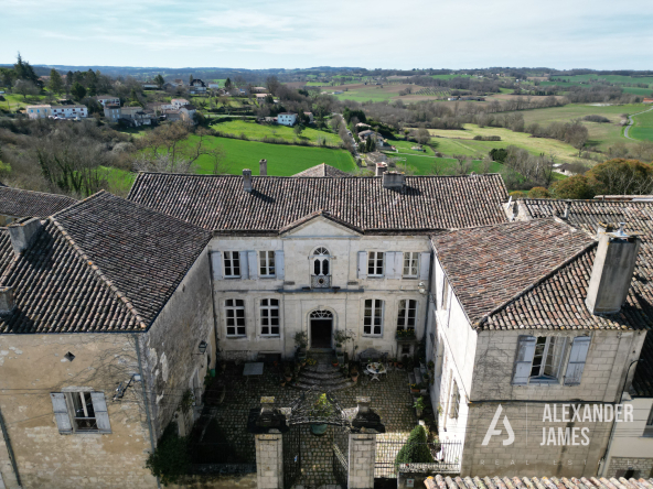 Château Historique du XVIIIe en Lot-et-Garonne – 7 chambres