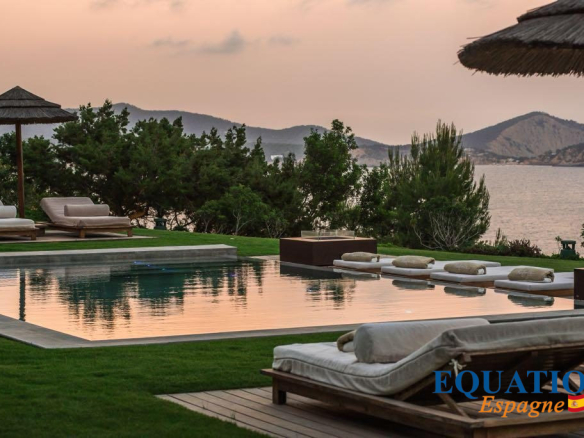 Espagne – IBIZA OFF MARKET – Villa avec accès Mer et Plage