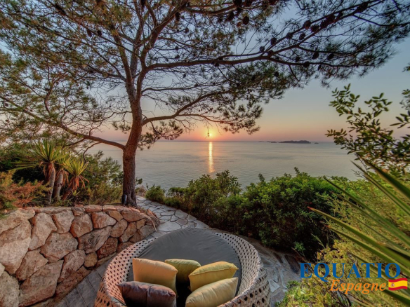 Spain – IBIZA – Sea view villa
