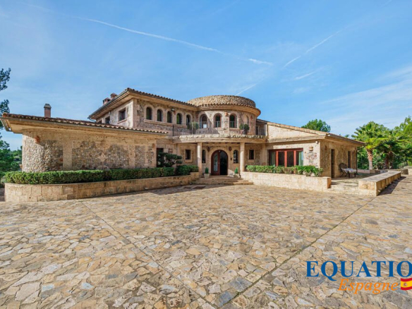 Spain – MALLORCA – Villa with countryside view