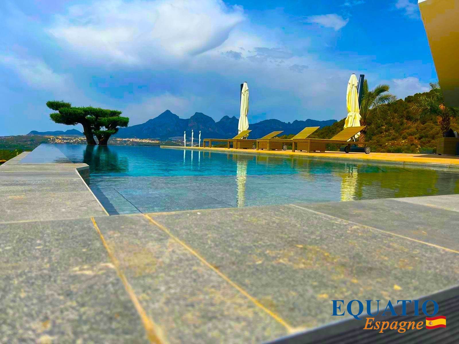 1745421723_VM2128_51_original