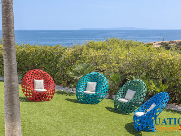 Spain – Ibiza – Beachfront Villa