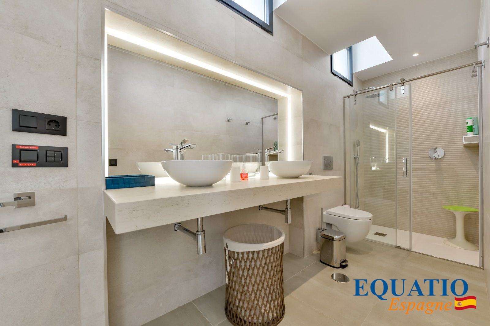 1739293010_VM2188_1_original