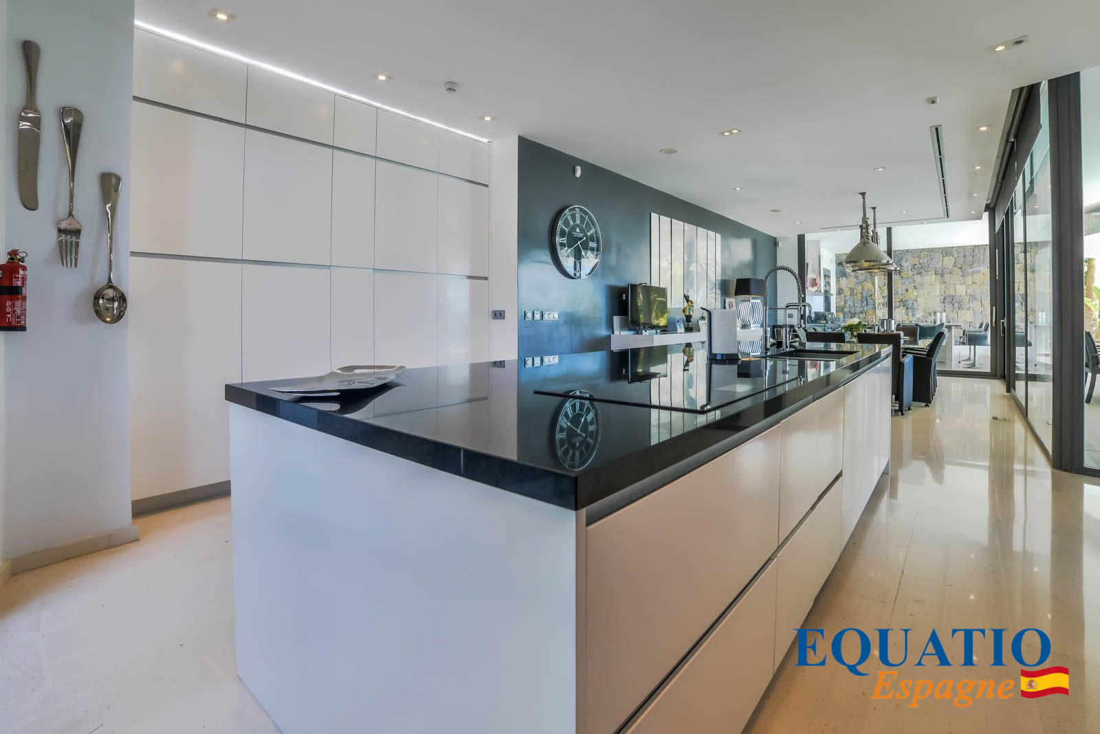 1603118325_VM1031_24_original