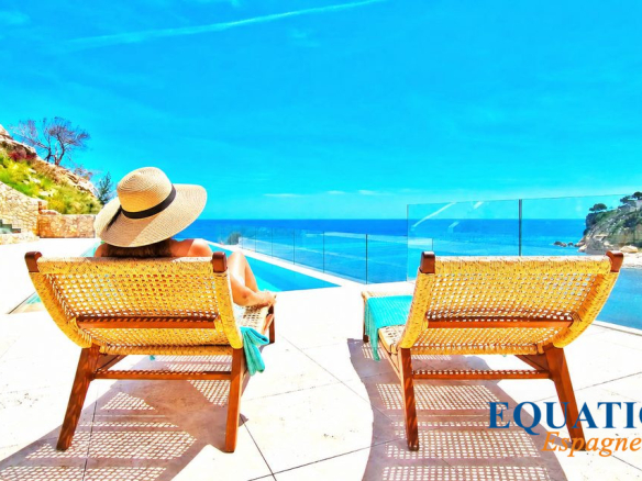Spain – Mallorca – Beachfront Villa