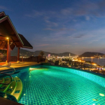 Belle villa impressionnante avec vue sur la mer et le coucher du soleil à Patong