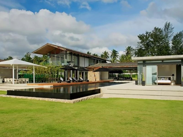 Splendide villa de luxe située en bord de mer