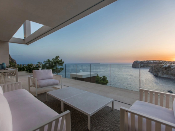 Belle Villa moderne avec vue sur la mer à Cala Llamp