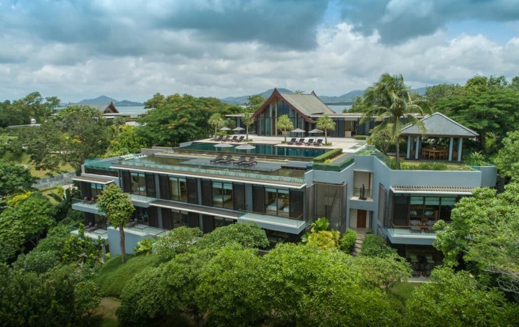 EXTRAORDINARY LARGE LUXURY VILLA Nagüeles, Marbella