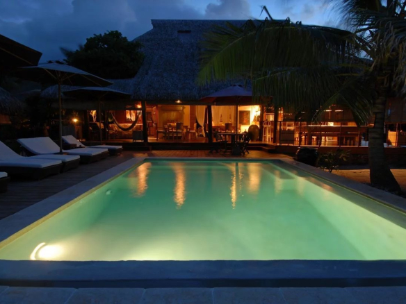 Villa Green Lodge in Moorea on the Beach