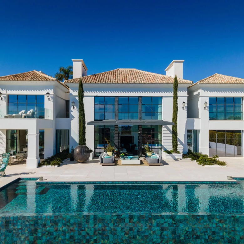 VILLA SPECTACULAIRE À LOS MONTEROS, MARBELLA EST