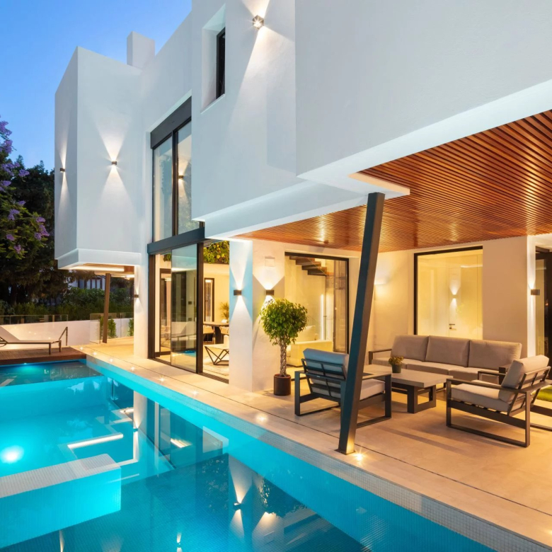 Belle villa imposante avec une vue imprenable sur la mer