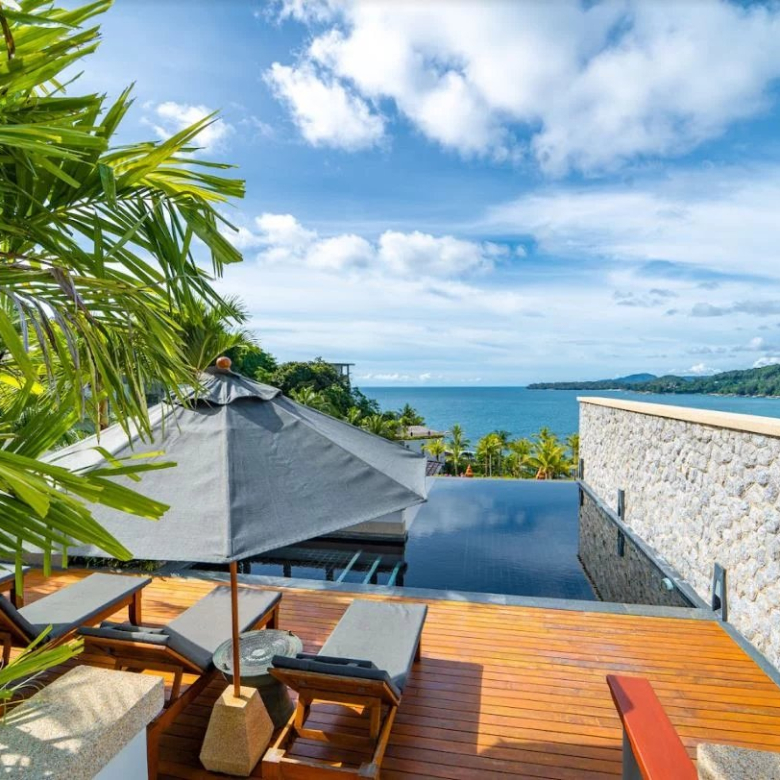 Très beau penthouse avec vue mer situé à Kamala