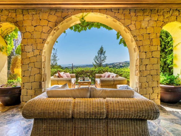 UNIQUE VILLA RECENTLY BUILT IN MARBELLA CLUB GOLF RESORT, BENAHAVIS