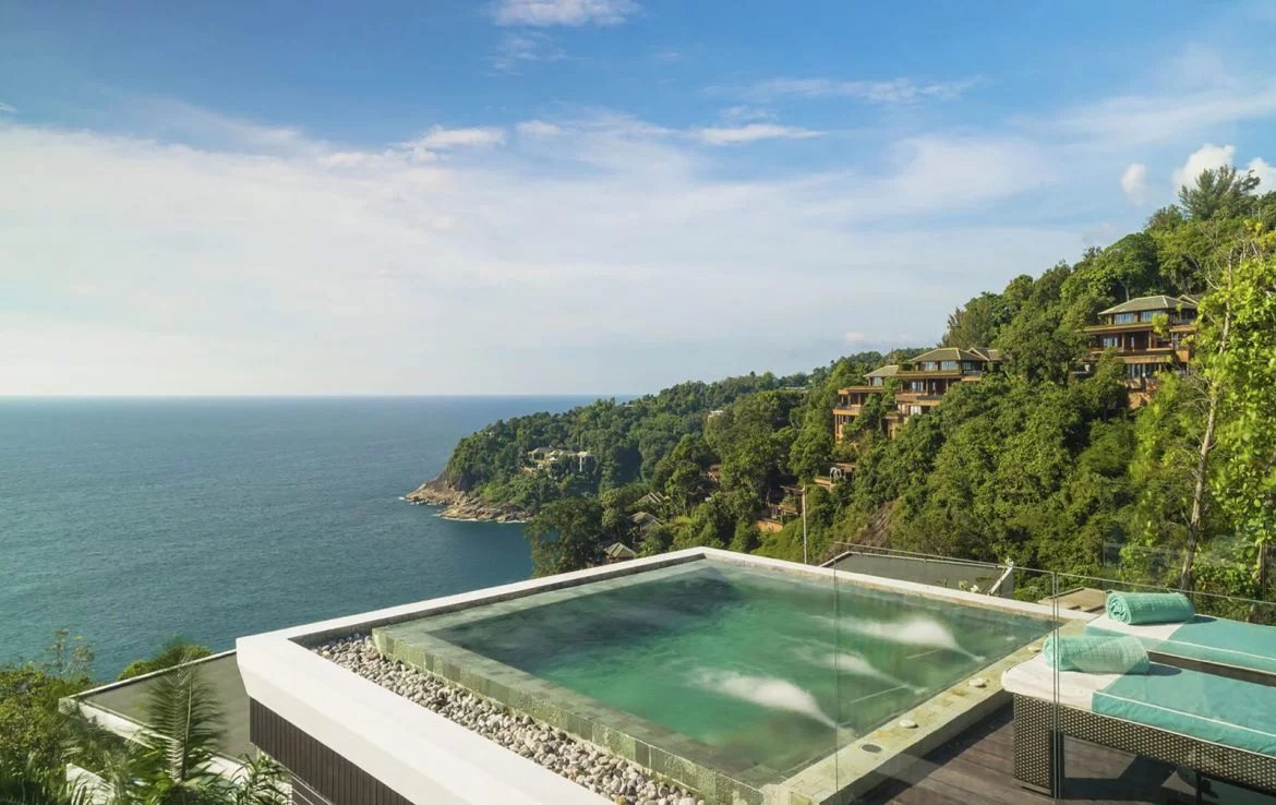 Splendide villa perchée dans un domaine de luxe située à Surin