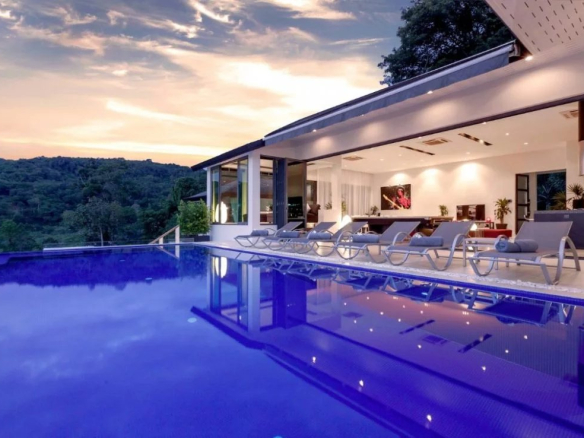 Villa Rockstar – Superb hillside villa with sea views