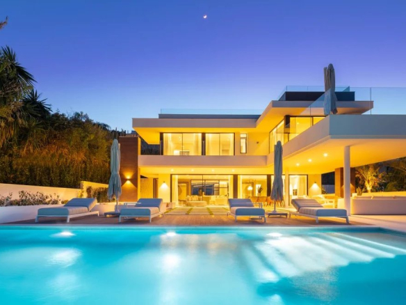 Villa de luxe située dans le golf de Nueva Andalucia