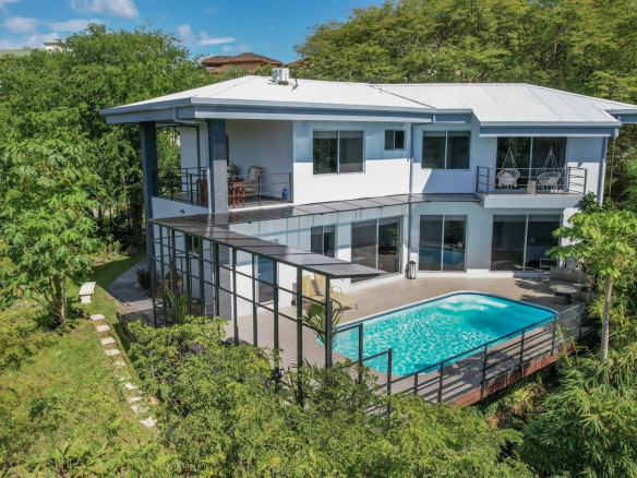 Belle maison moderne et meublée située à Paraiso