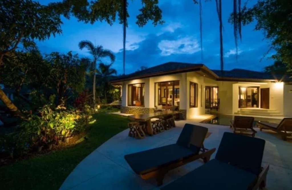 Magnifique villa avec vue panoramique sur la mer située à Chaweng Noi