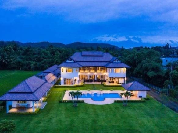 Très grande Villa située à Mae Rim