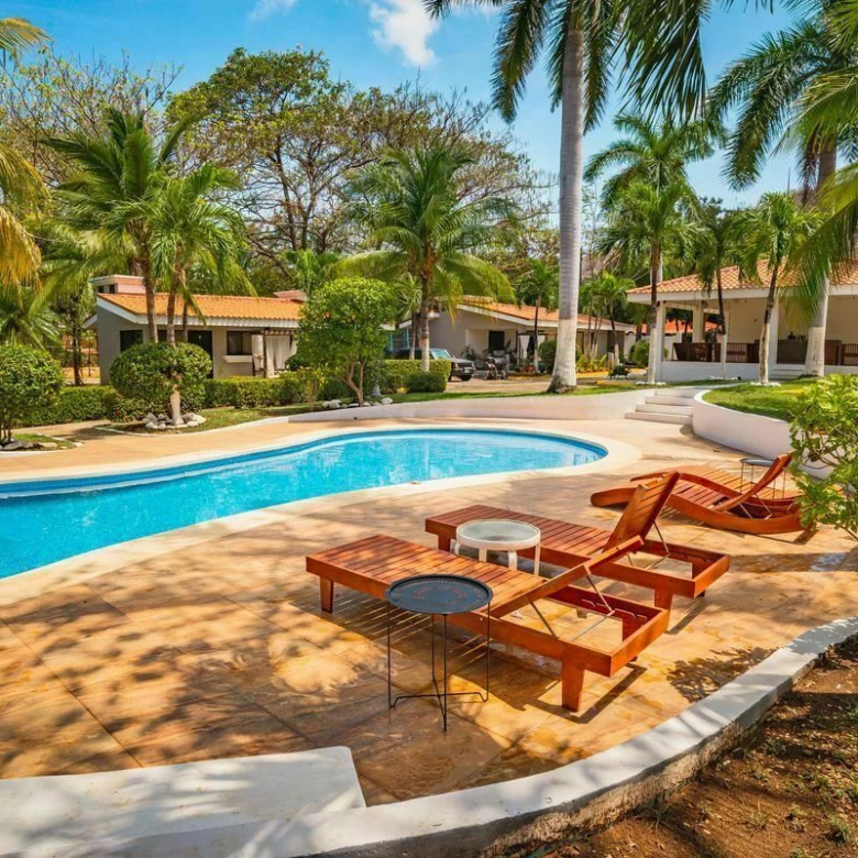 Splendide villa surplombant la baie