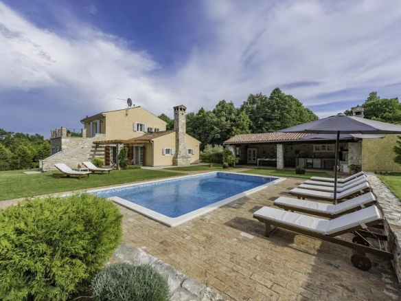 Très belle Villa située à Pula